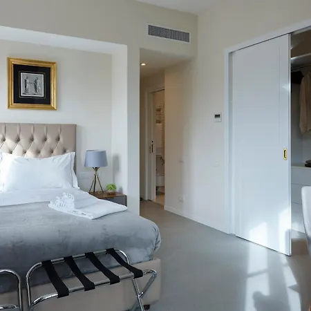 Premiere Ponte Vecchio 7 Floor Apartment *